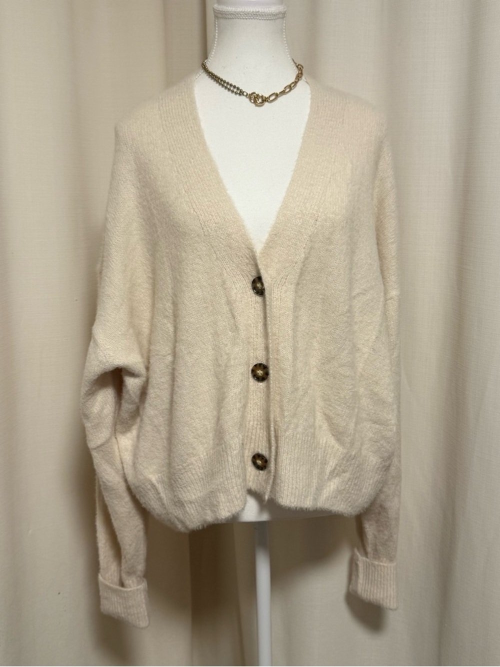 UO Cozy Cream V-Neck Button Cardigan - Picture 2 of 7